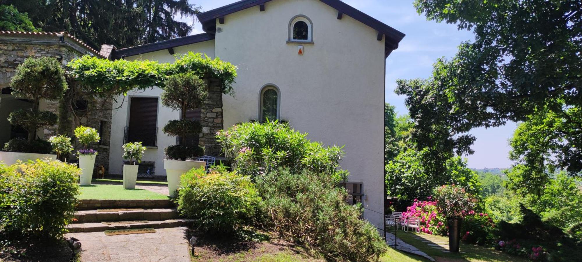 "La Selvetta" Bed And Breakfast Buguggiate Exterior foto